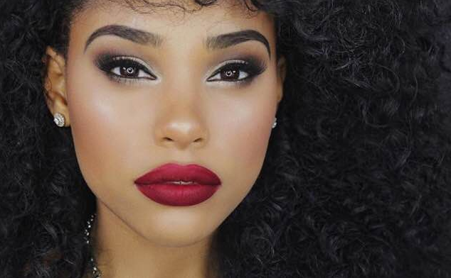 black beauty influencer Raye Boyce