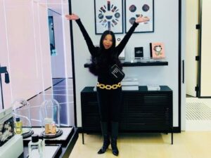 JuE In A Chanel Store