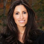 Anna Araman Headshot