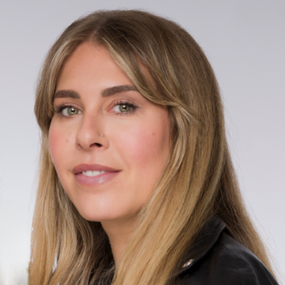 Alisa Metzger Headshot
