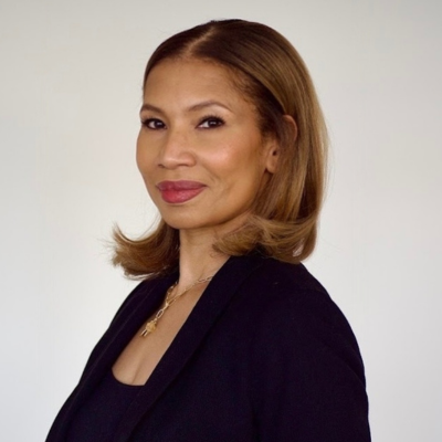 Beth Dobbins Headshot